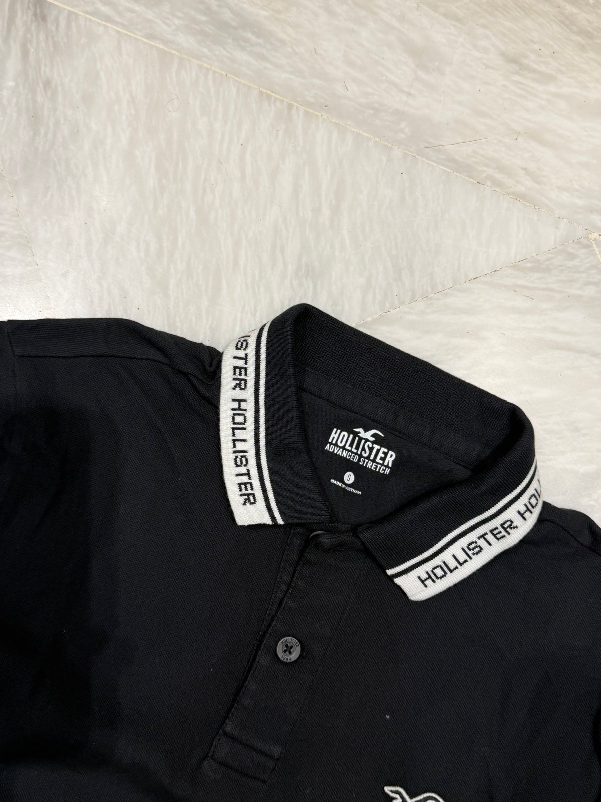 HOLLISTER | ADVANCE STRETCH POLO